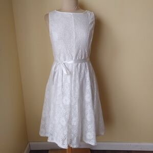 Blooming Rose Design Embroidery  Summer Dress‎ White size Large like New